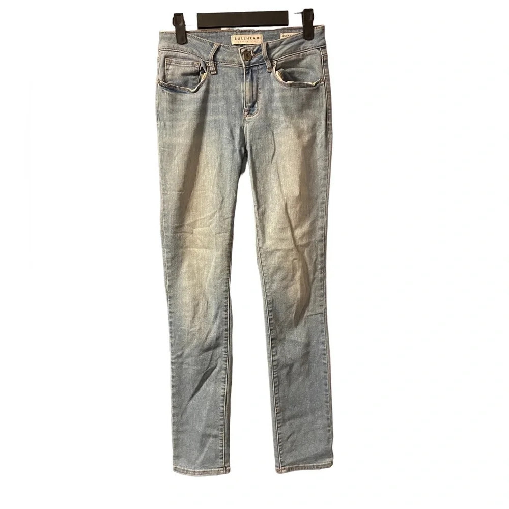 BULLHEAD LIGHT WASH SKINNY JEANS